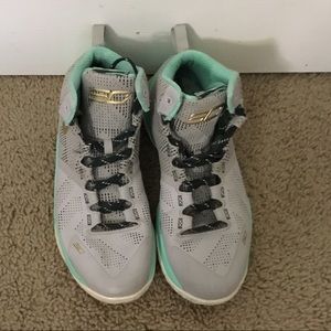 Curry 2 athletic basketball sneakers